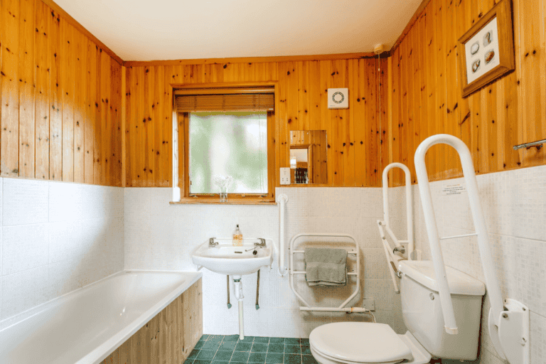 Holly Lodge Accessible bathroom