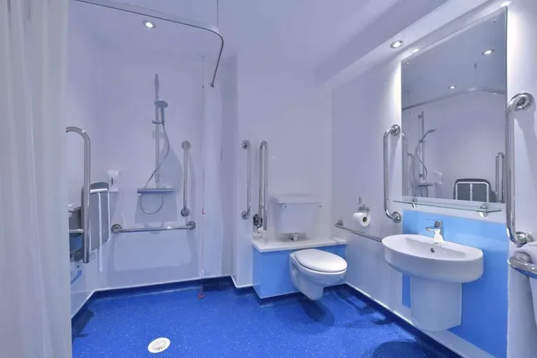 Travelodge Wetroom