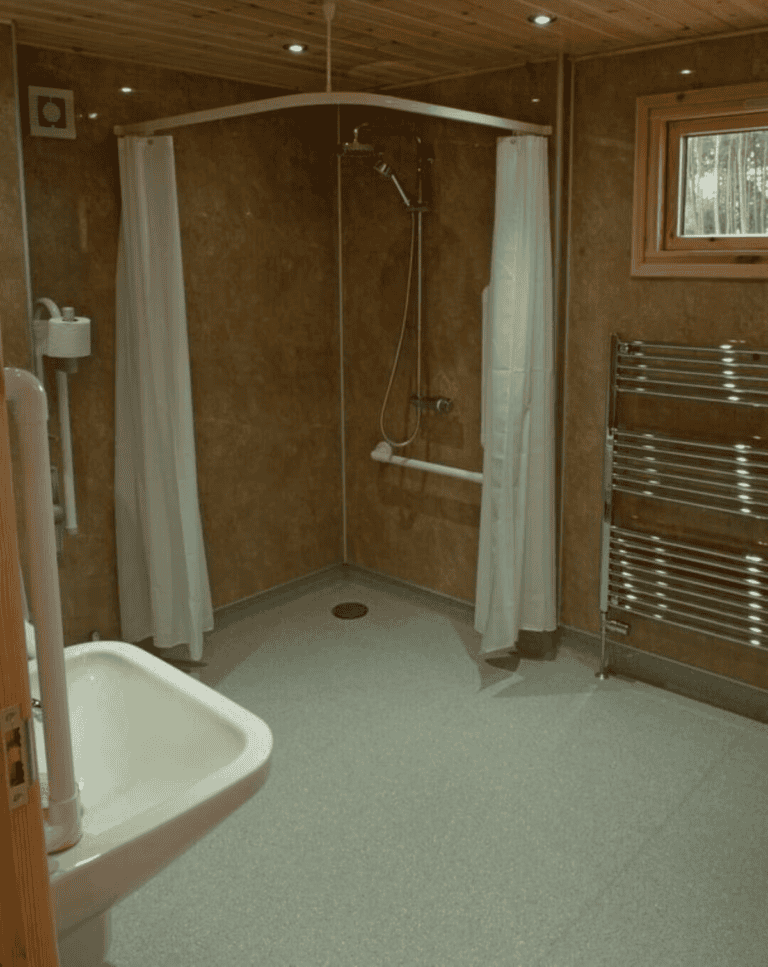 Fern Lodge Pitlandie Wood Accessible Wet Room