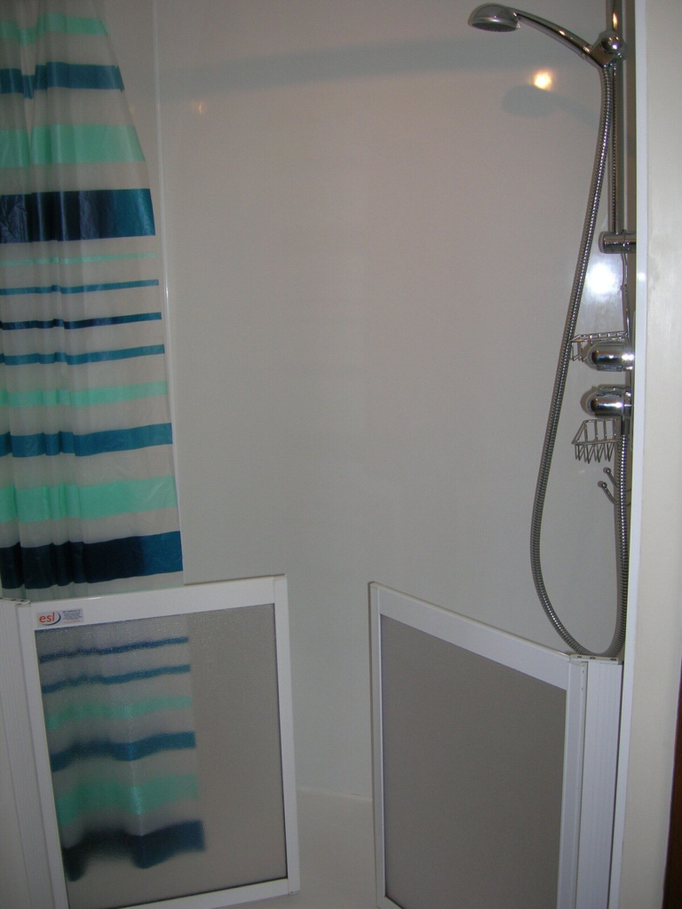 Osprey Cottage Shower